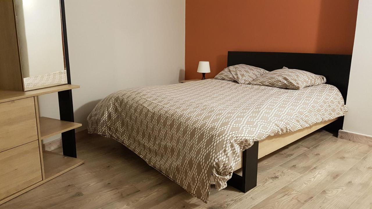 Grand Studio Et Jolies Chambres A Louer Passins ภายนอก รูปภาพ