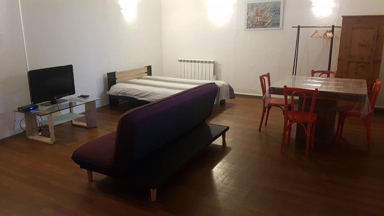 Grand Studio Et Jolies Chambres A Louer Passins ภายนอก รูปภาพ