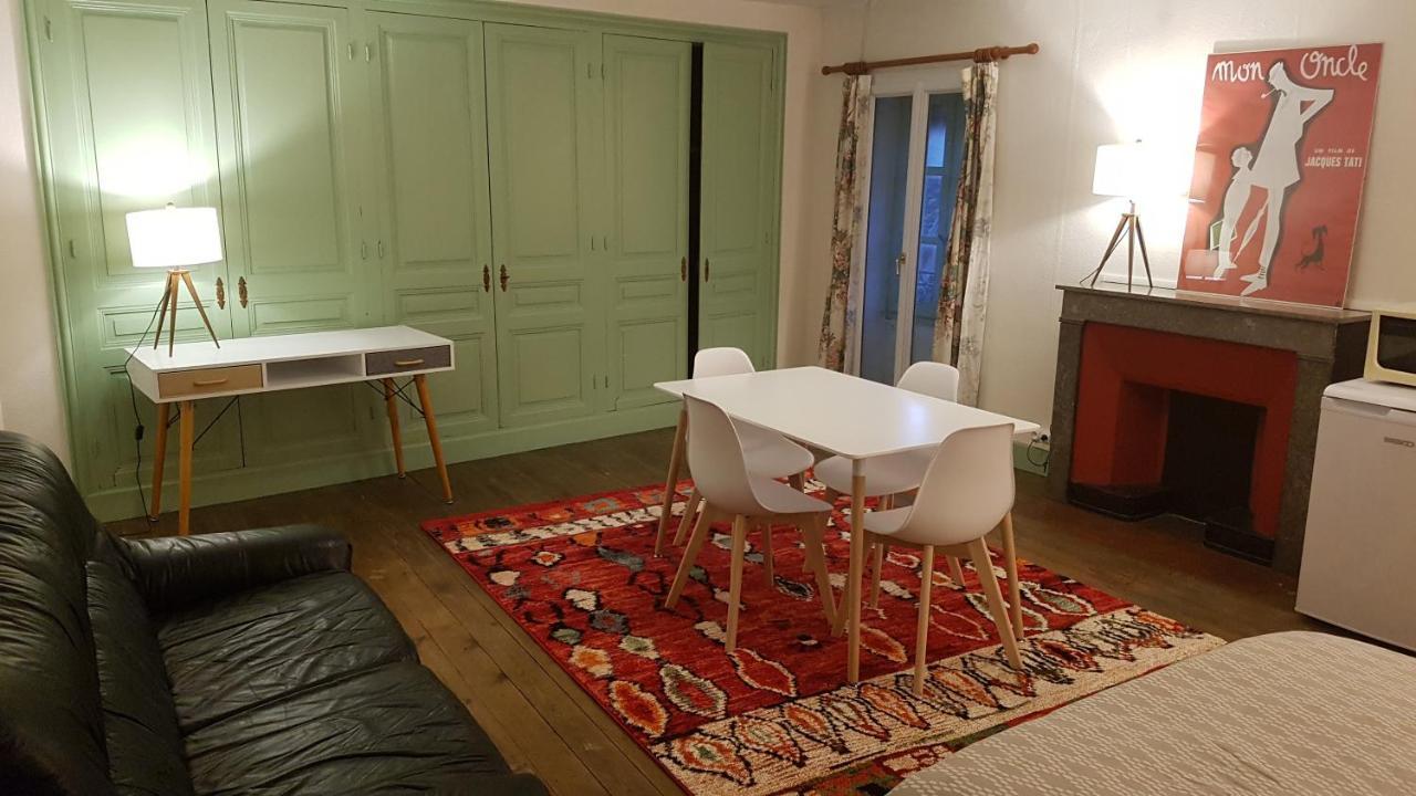 Grand Studio Et Jolies Chambres A Louer Passins ภายนอก รูปภาพ
